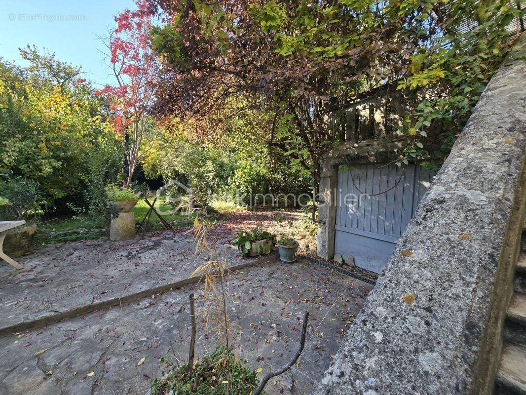 Authentique Maison 175 m2 de caractère avec grand terrain de 2 377 m² au Teil - photo 3