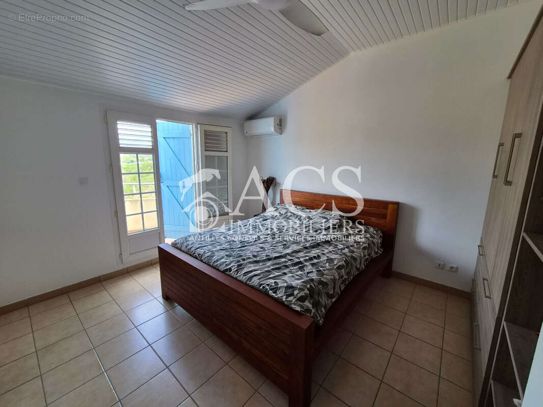 Appartement à SAINTE-LUCE