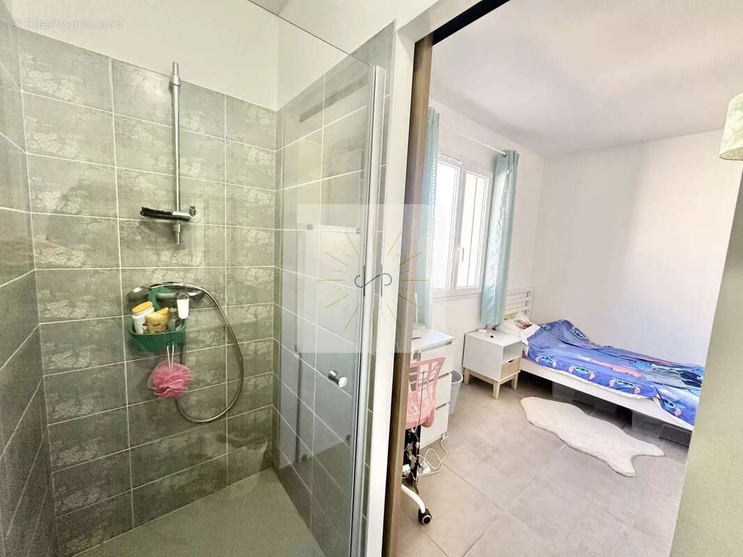 Maison à MONTELIMAR