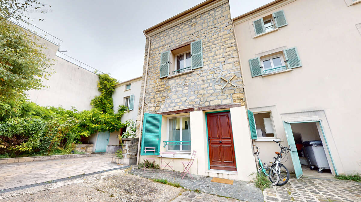 Appartement à SARTROUVILLE