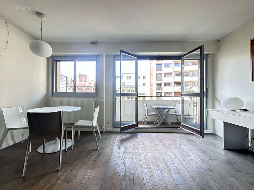 Appartement à PARIS-20E