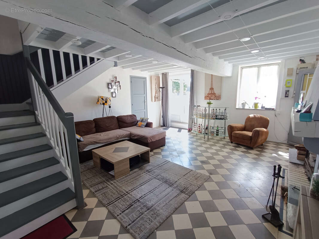 Maison à PRECY