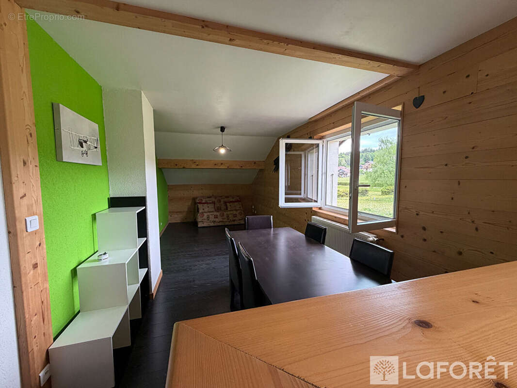 Appartement à LES GRANGETTES