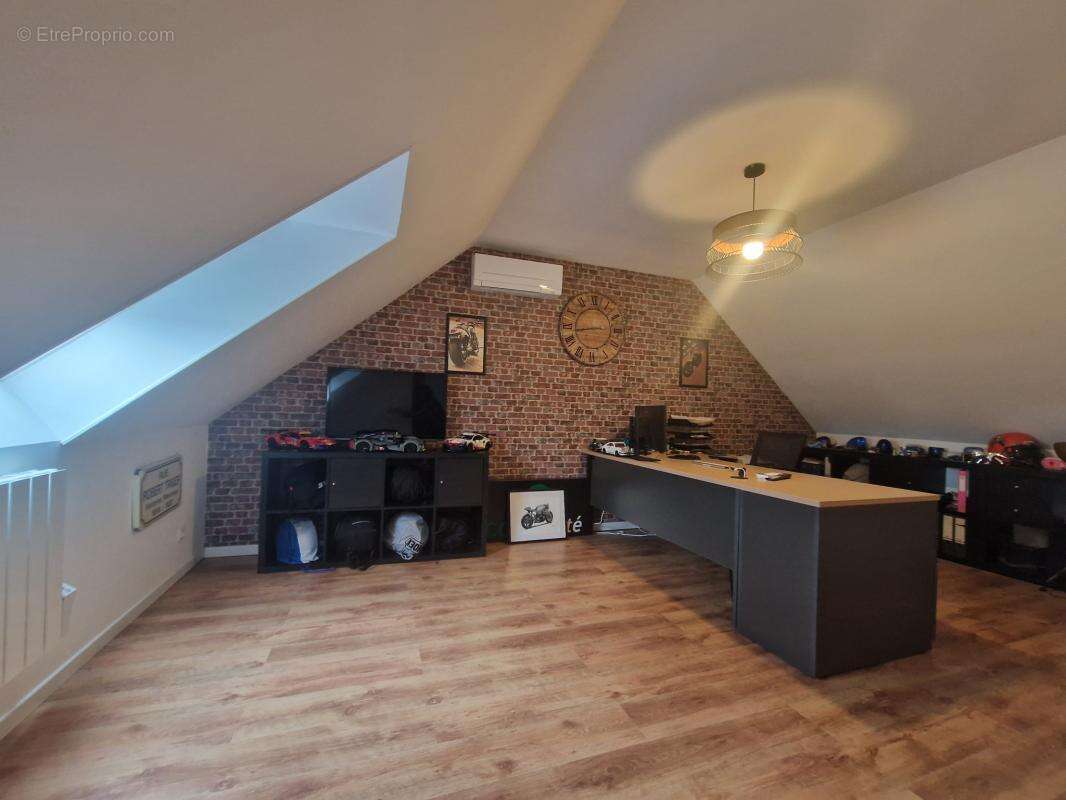 Maison à MONTFORT-LE-GESNOIS