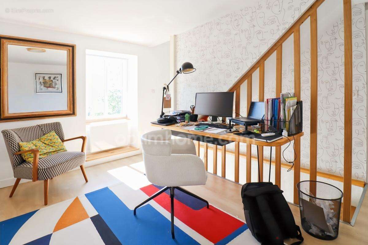 Maison de Charme - 132 m² - 6 pièces - 4 Chambres - Carport Double - Terrain 1256 m² -SAINT HILAIRE LA TREILLE (87) - photo 12