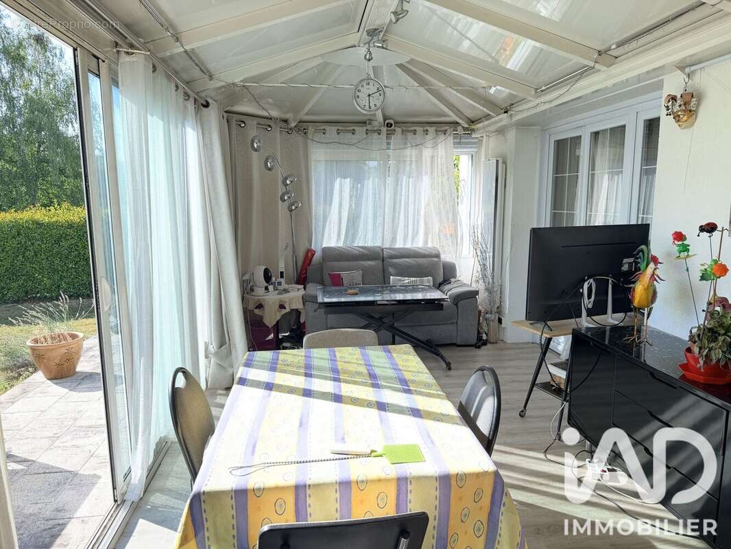 Maison 165 m² à Varennes-Jarcy  - photo 9