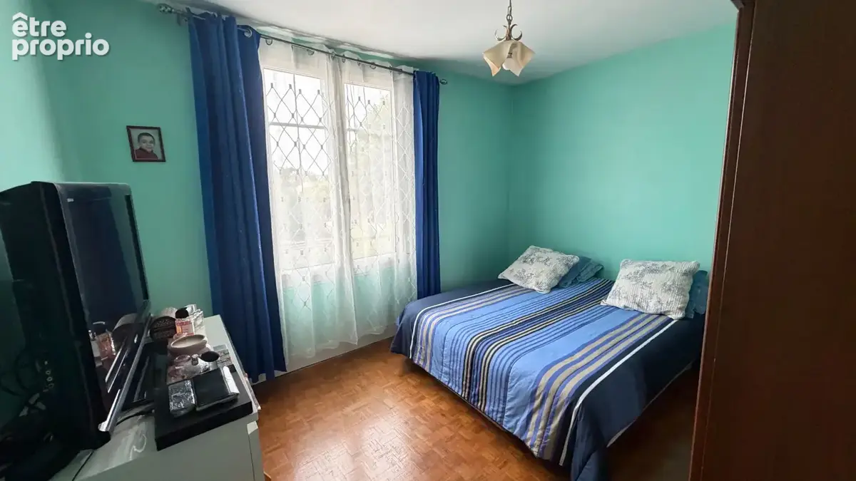 A VENDDRE Appartement Enghien Les Bains 3 pièce(s) 78 m2 - photo 4