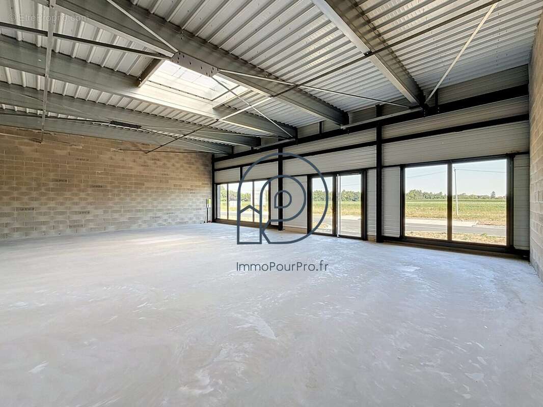 Commerce 148 m² à Erquinghem-Lys  - photo 6
