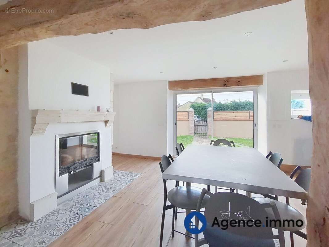 Maison à SAINT-JEAN-DE-LA-MOTTE