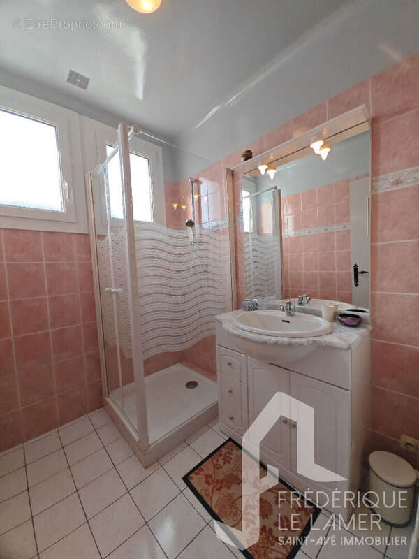 Maison à SAINT-AVE