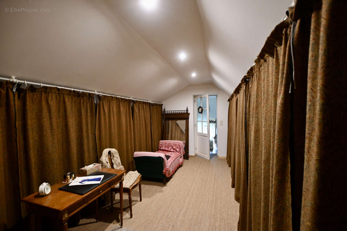 Maison à NEUFFONTAINES