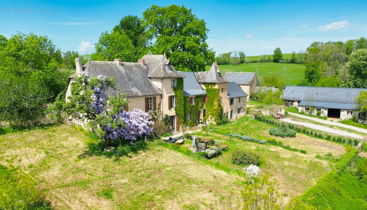 Demeure de prestige Auzits 8 pièces d'environ 247 m2 - photo 2