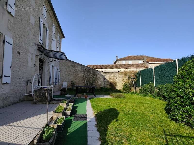 Maison à HIERSAC