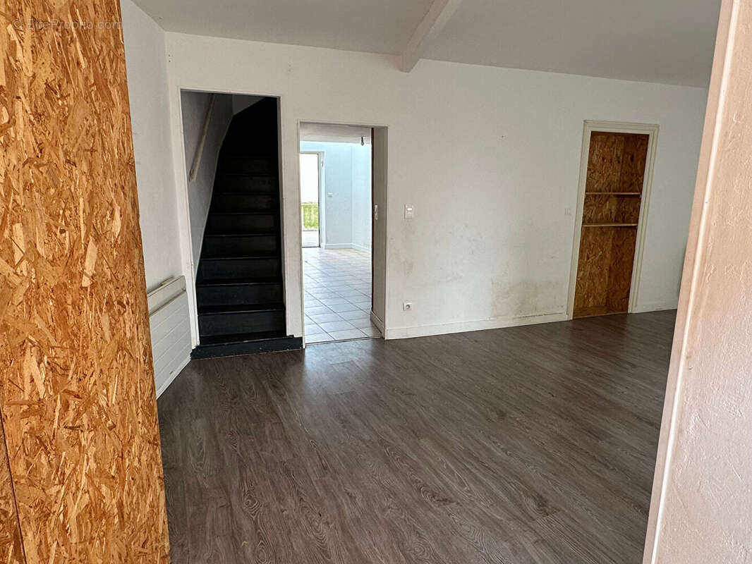 Maison à ESSERTINES-EN-DONZY