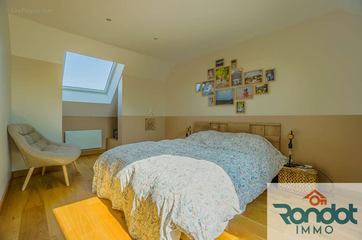 Maison à NORGES-LA-VILLE