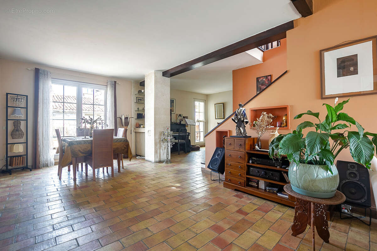 Appartement à MARSEILLE-6E