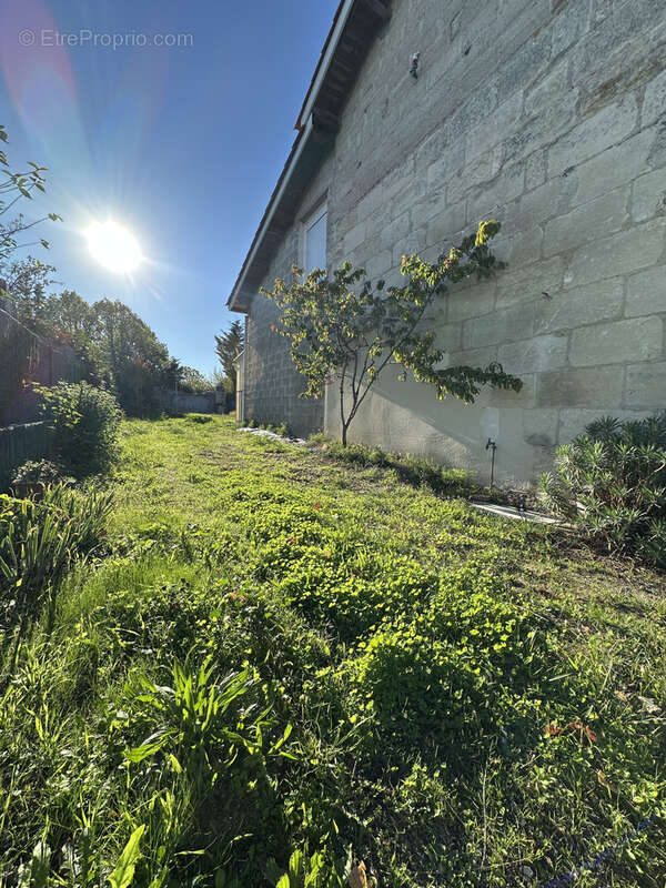 Maison à LA ROCHE-CHALAIS