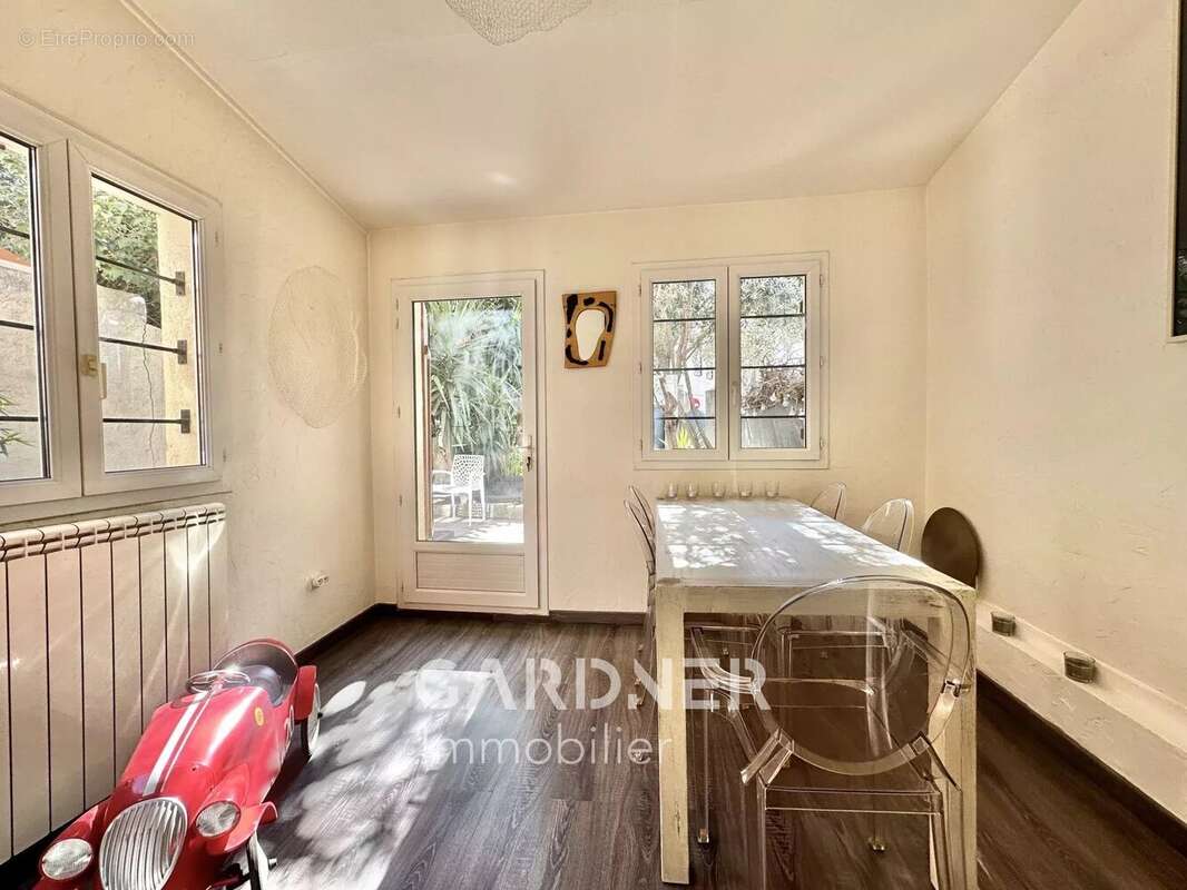 Maison à MARSEILLE-10E