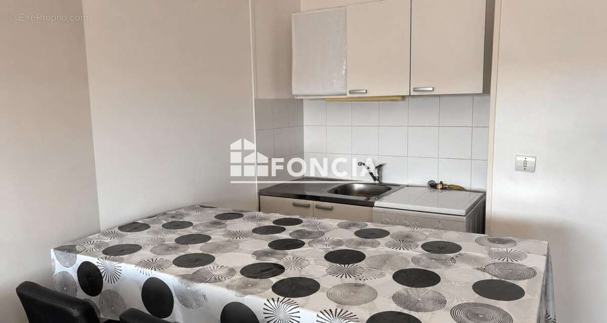 Centre ville St Laurent - Studio 24.48m2 - parking - loué - photo 6