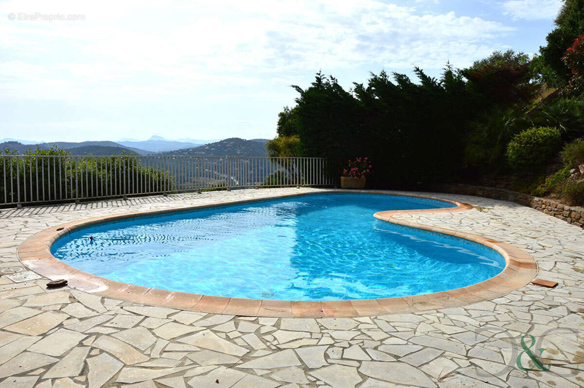 Maison à BORMES-LES-MIMOSAS