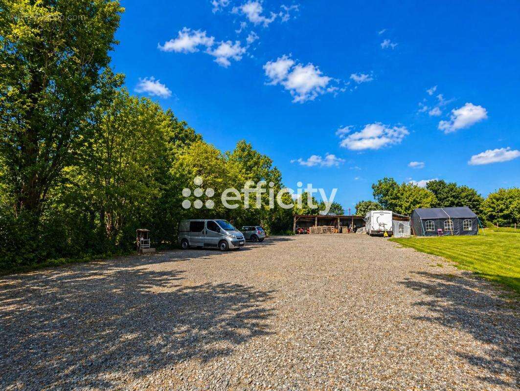 Maison 280 m² à Exireuil  - photo 22