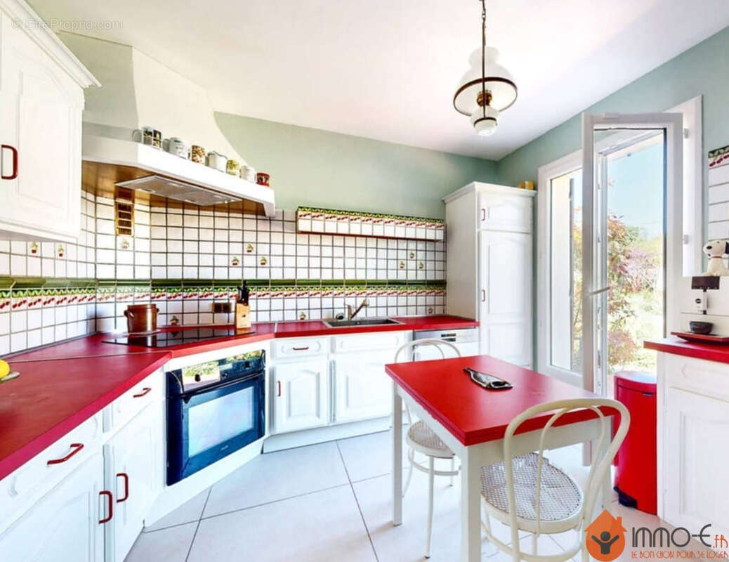 Maison à CONDE-SAINTE-LIBIAIRE