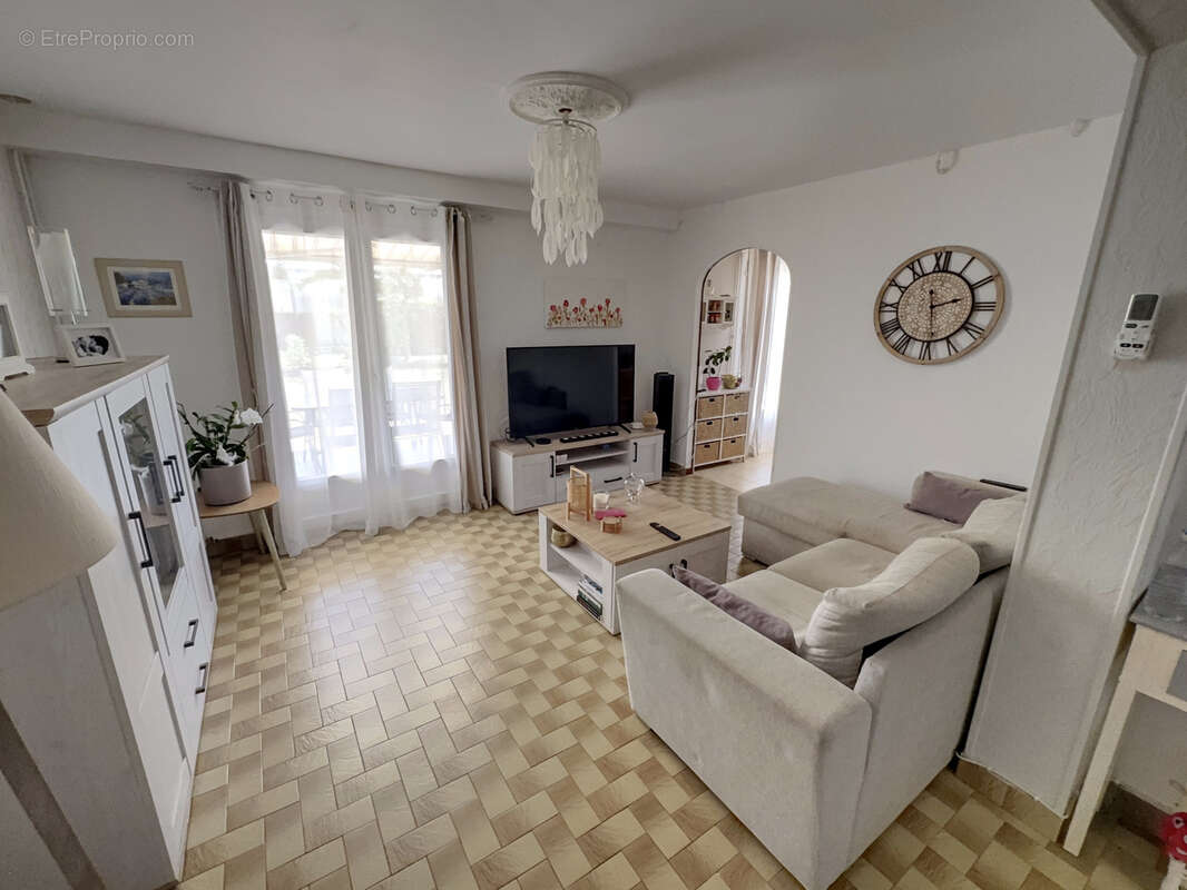 Ensemble immobilier avec maison et local d'activité   Axe stratégique Castres / Toulouse - photo 2