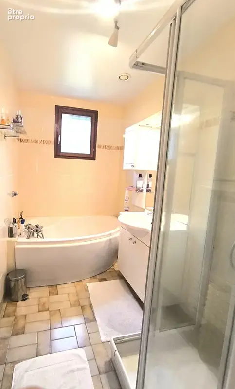 Maison 5pp offrant une vie de plain-pied - commerces accessibles a pied - photo 9