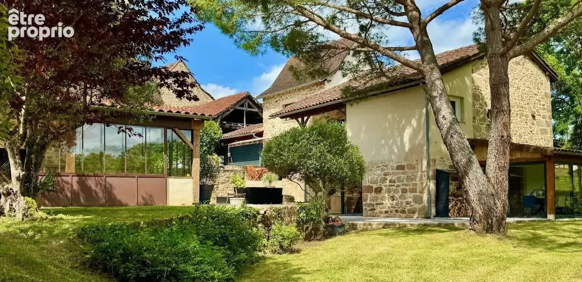 Photo Maison à Figeac au prix de 494 000€