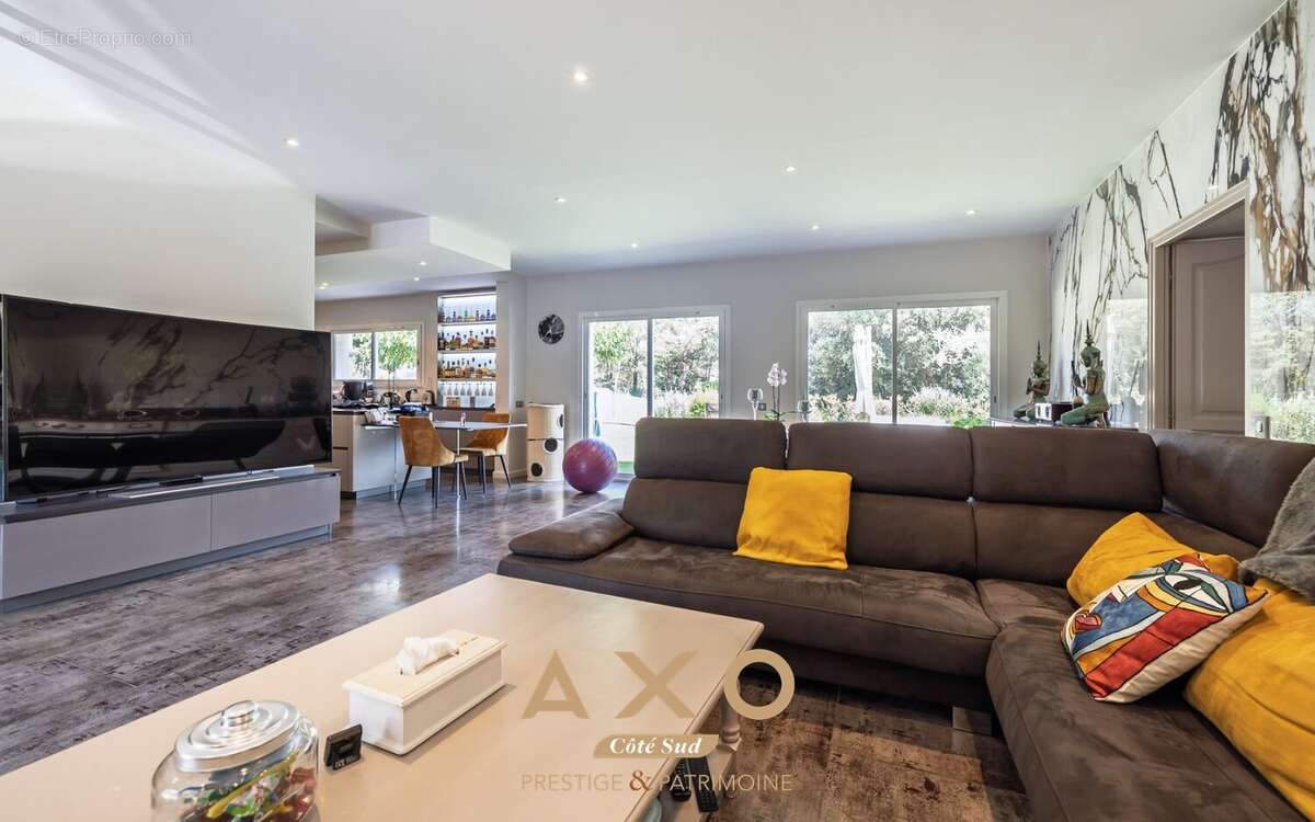 Mimet  propriété d'exception  360 m²  maison d'amis  piscine  parc de 8 000 m²  garage - vue sainte-victoire - 1 800 000 - photo 3