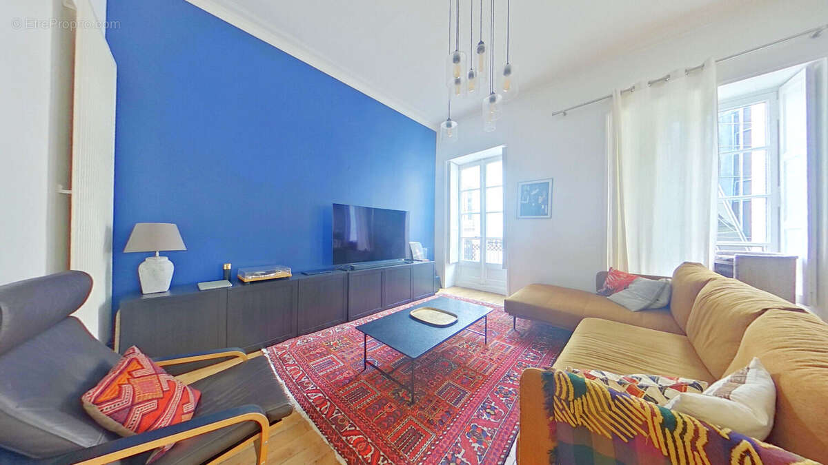 Appartement d'exception de 128 m² entièrement rénové - Charme de l'ancien et prestations contemporaines - photo 4