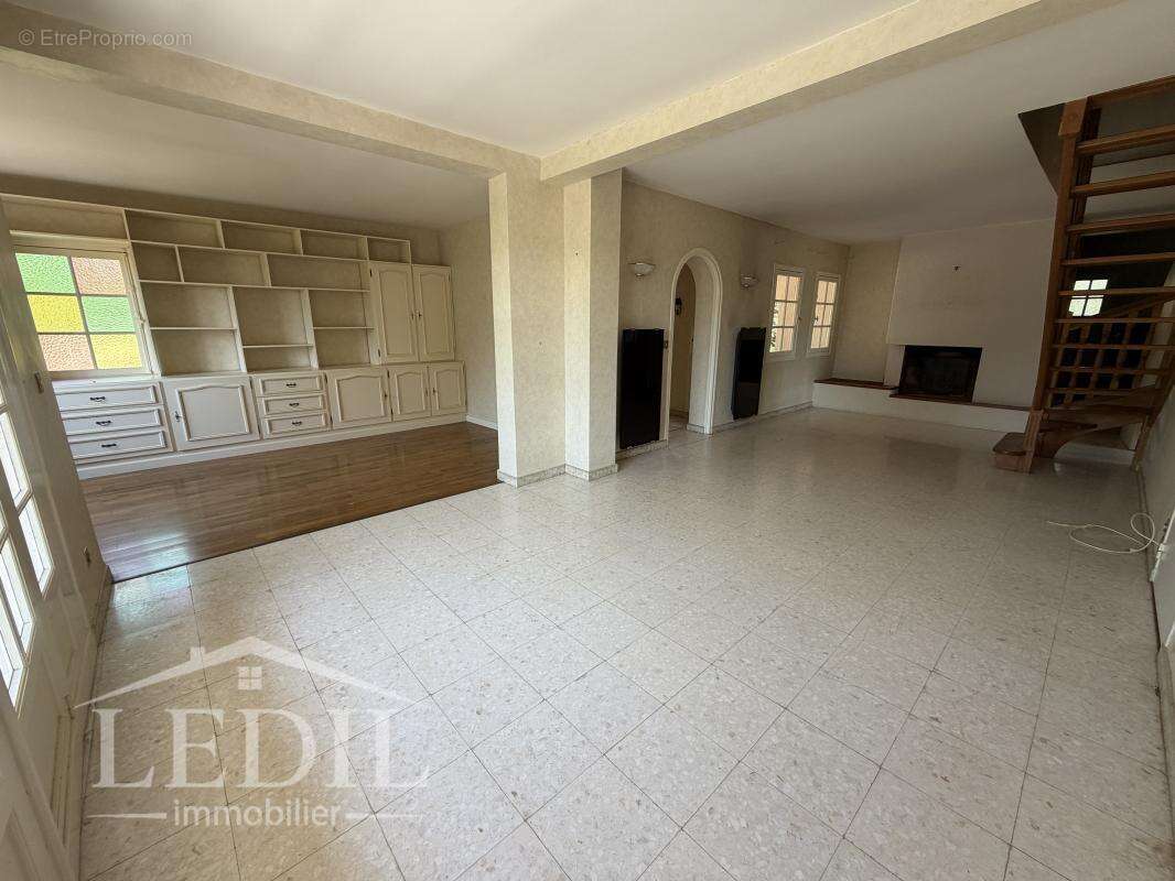Maison de campagne av garage et grand parc - photo 9