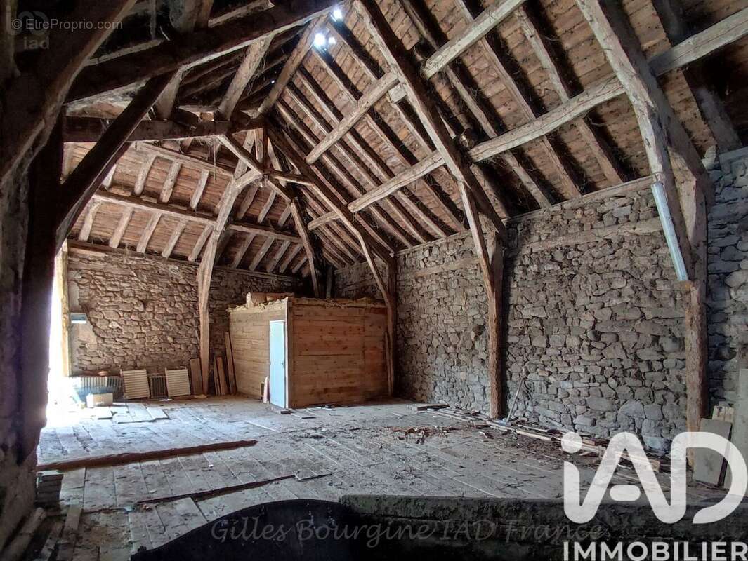 Maison 130 m² à Aumont-Aubrac  - photo 5