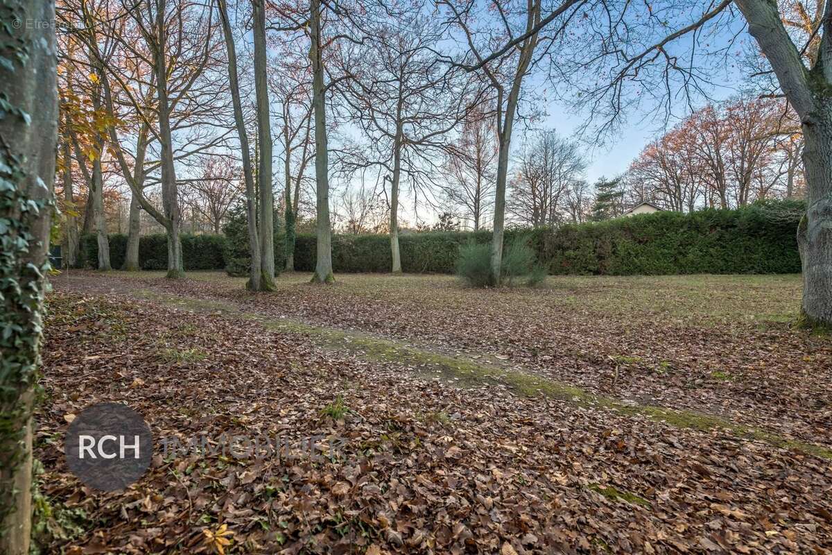 Terrain à GROSROUVRE