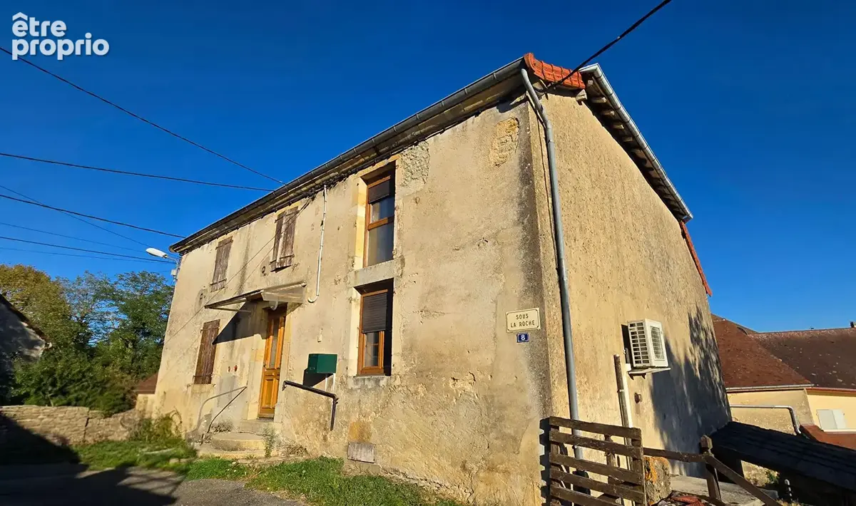 Maison 6 pièces 177 m² à vendre à Saint-Laurent-La-Roche (39570) - photo 2