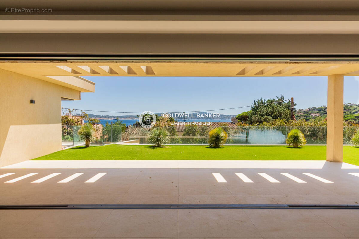 Maison 260 m² à Sainte-Maxime  - photo 2