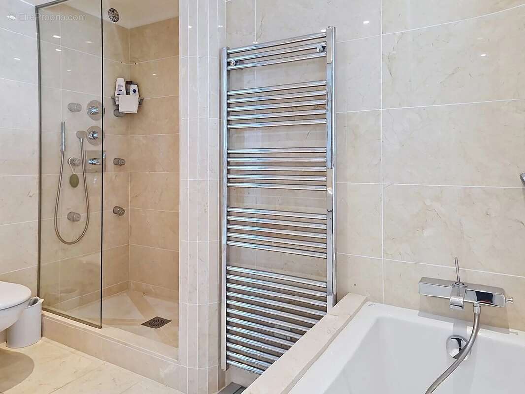Le cannet collines - grand appartement t4 traversant - pleine vue mer - photo 11