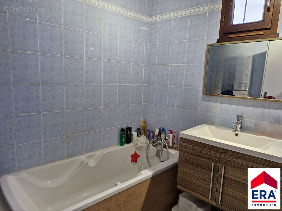 Maison à LES AVENIERES