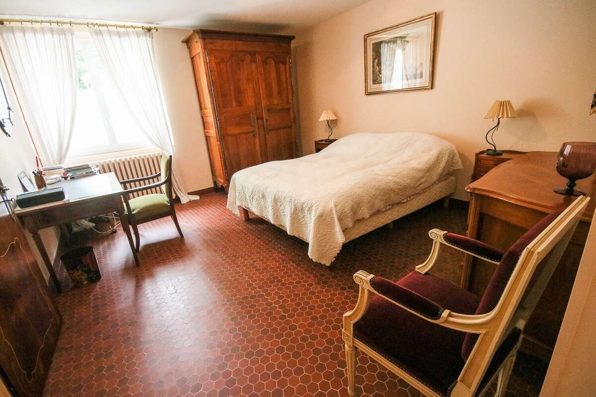 Maison à BARBEZIEUX-SAINT-HILAIRE