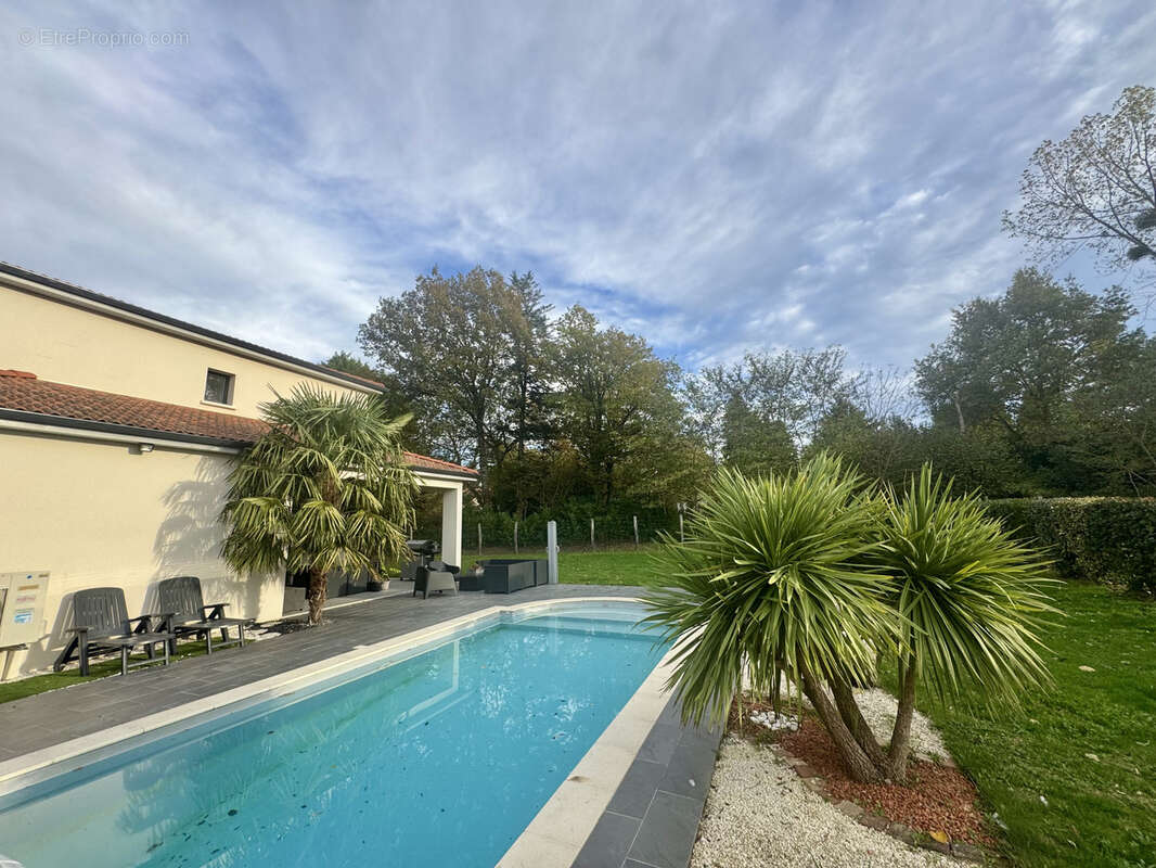 Maison à VERNEUIL-SUR-VIENNE