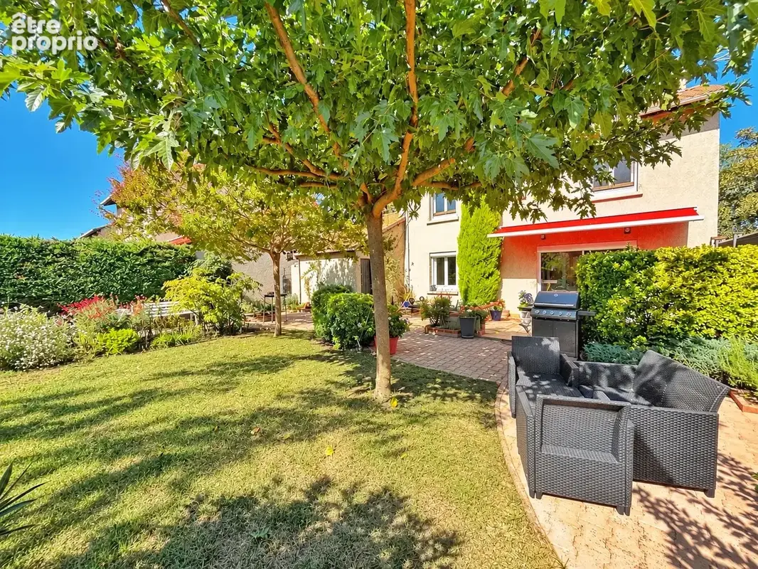 Maison familiale avec jardin paysager - photo 1