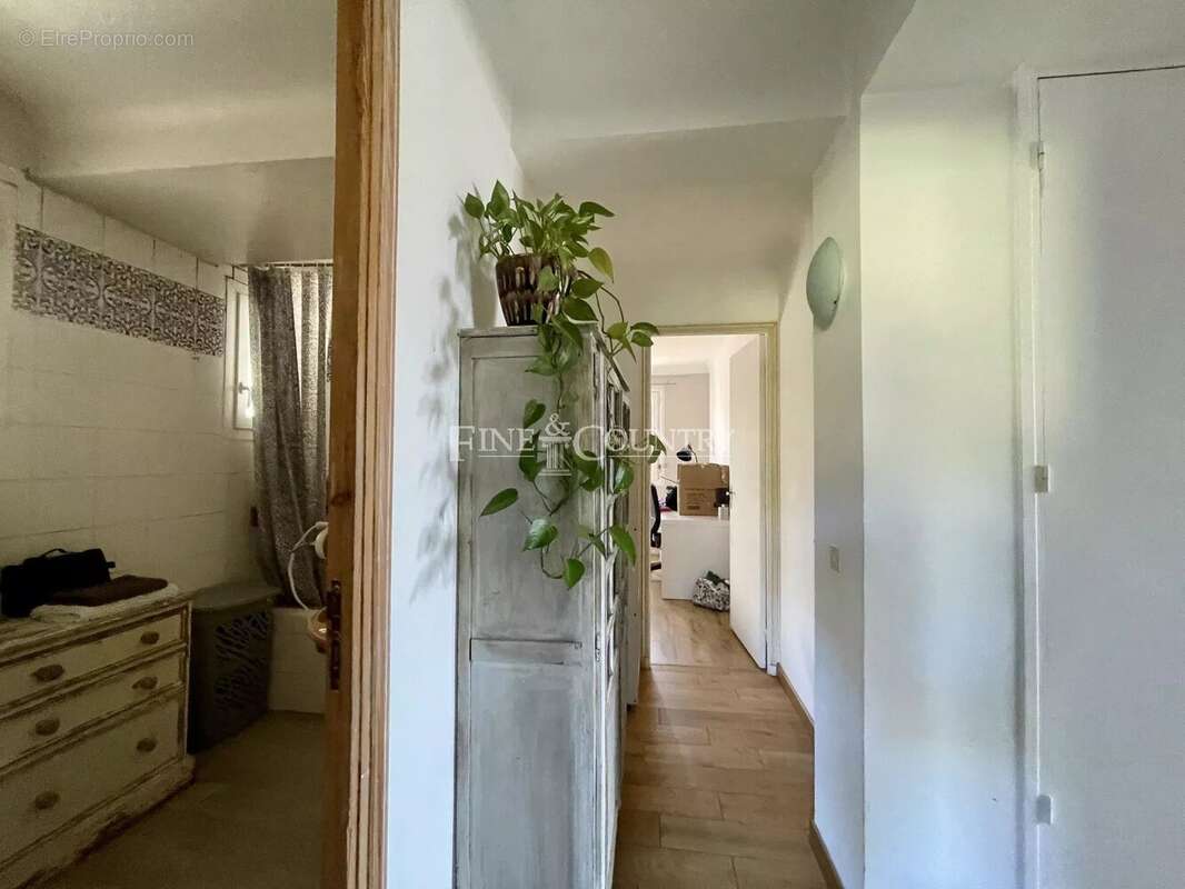 Appartement à LE ROURET