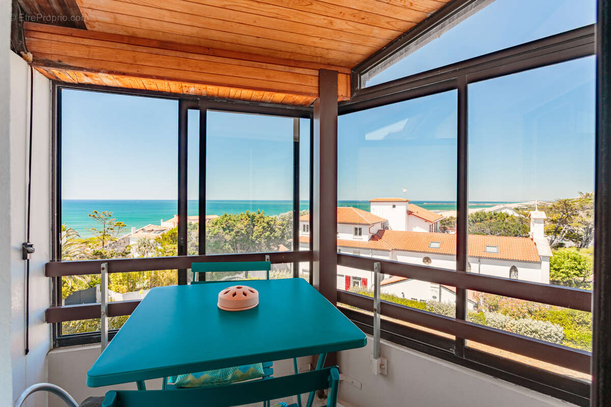 Chambre d'amour - t2 vue mer - dernier etage - photo 3