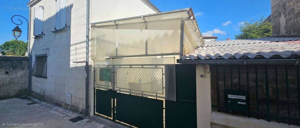 Maison à SAINTES (17) - photo 2
