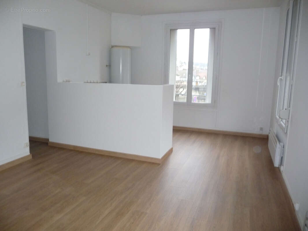 Appartement à PONT-SAINTE-MAXENCE