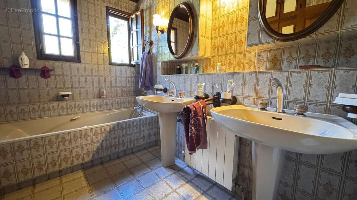 Maison à SALVAGNAC-CAJARC