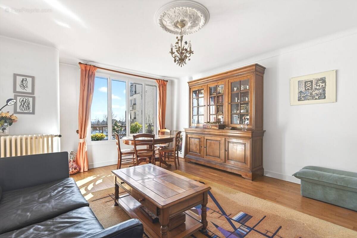 Appartement à PARIS-20E