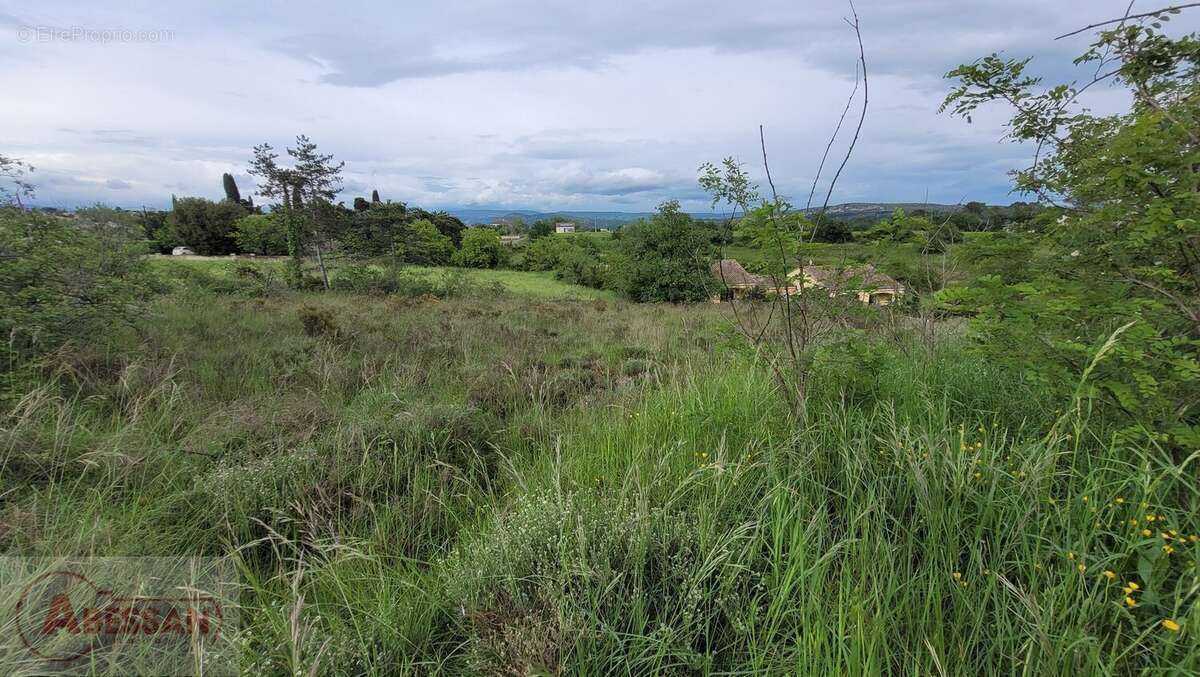 Terrain 1255 m² à Saint-Etienne-De-Fontbellon  - photo 3