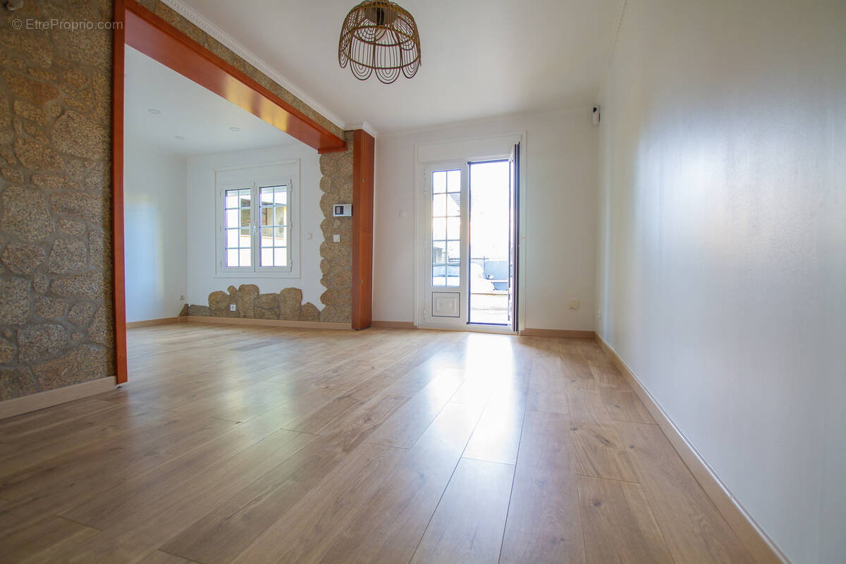 Maison à VILLENEUVE-LE-ROI