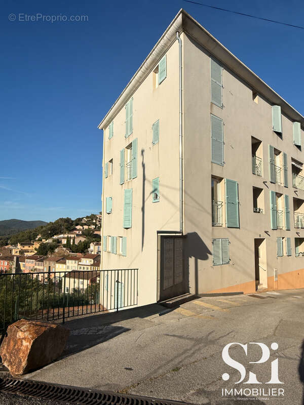 Appartement à PIERREFEU-DU-VAR